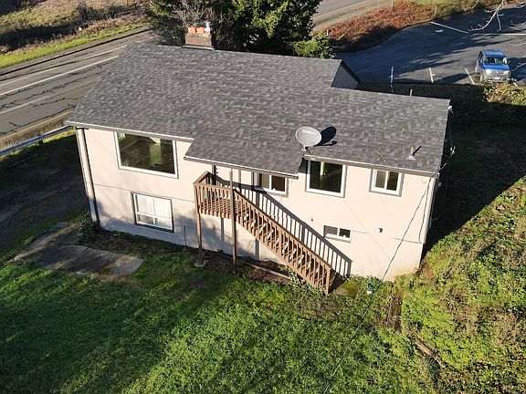 2nd image of 3108 NE Cherry Ln