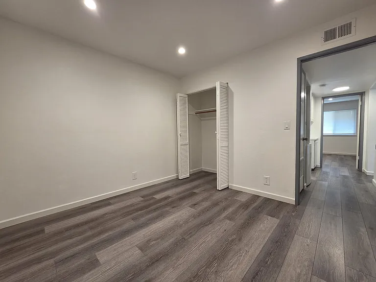 2201 Monroe St #301 — Photo 9