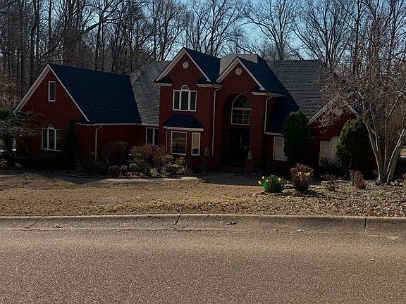 2nd image of 1840 Montrose Dr