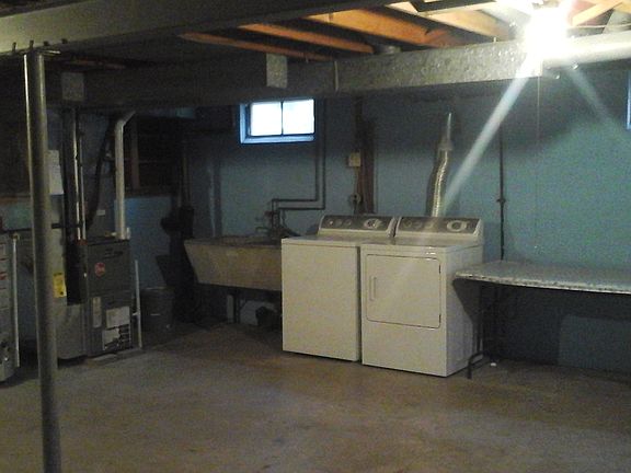 Basement- w/ Washer & Dryer 