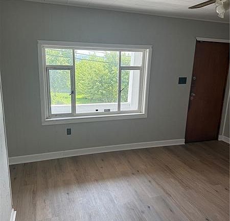 4th image of 965 Leeds Ave