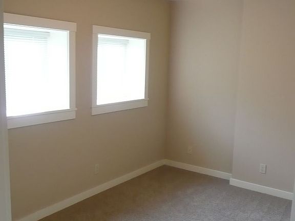 2nd image of 1917 Franklin Pl E APT A