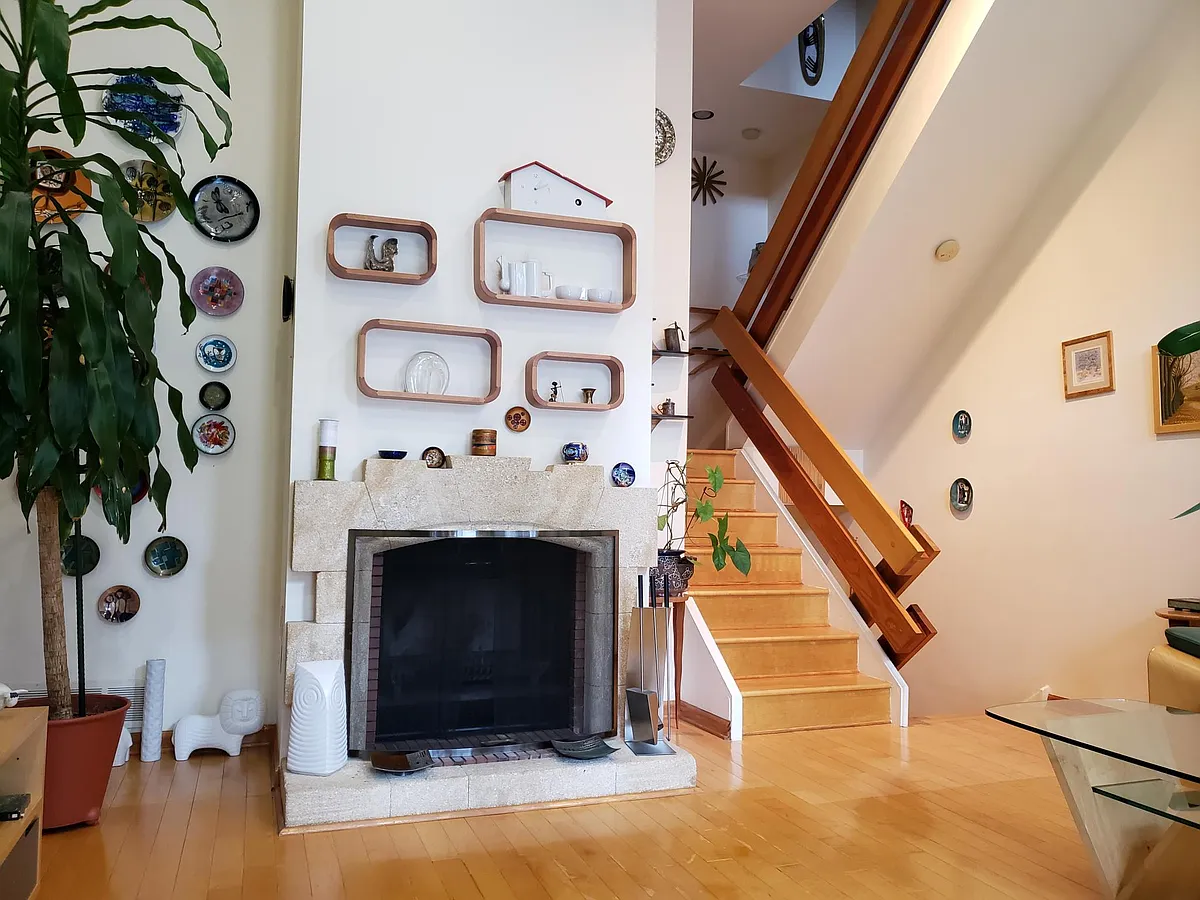Living room - 2106 Cherry St