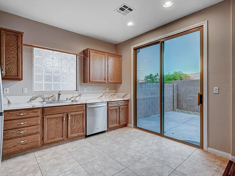 8224 Strawberry Spring St — Photo 14