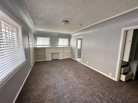 2nd image of 415-417 E 20th St #415