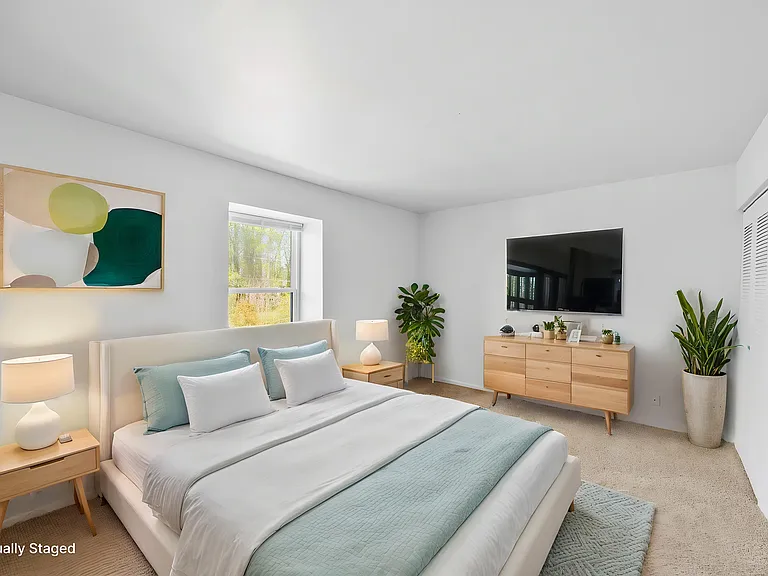 Large master bedrooms