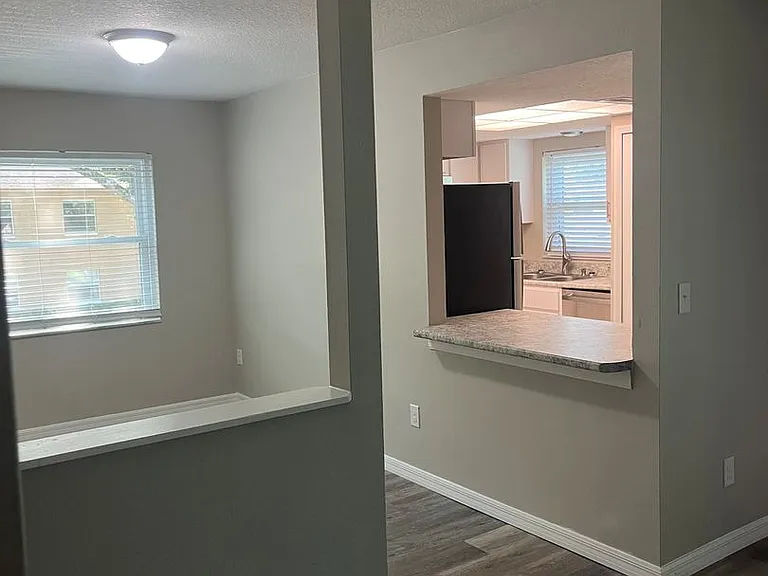 Spring Garden Apartments — Photo 16