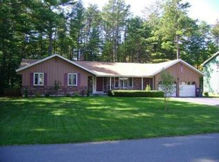 18 Crownwood Ln, Queensbury, NY 12804