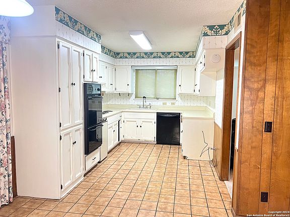 5th image of 6106 VANCE JACKSON RD #136