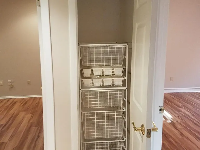 Hallway Closet (Elfa!)