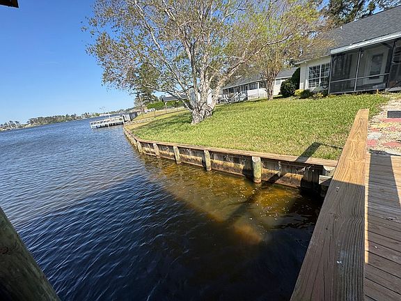 5th image of 512 Island Dr