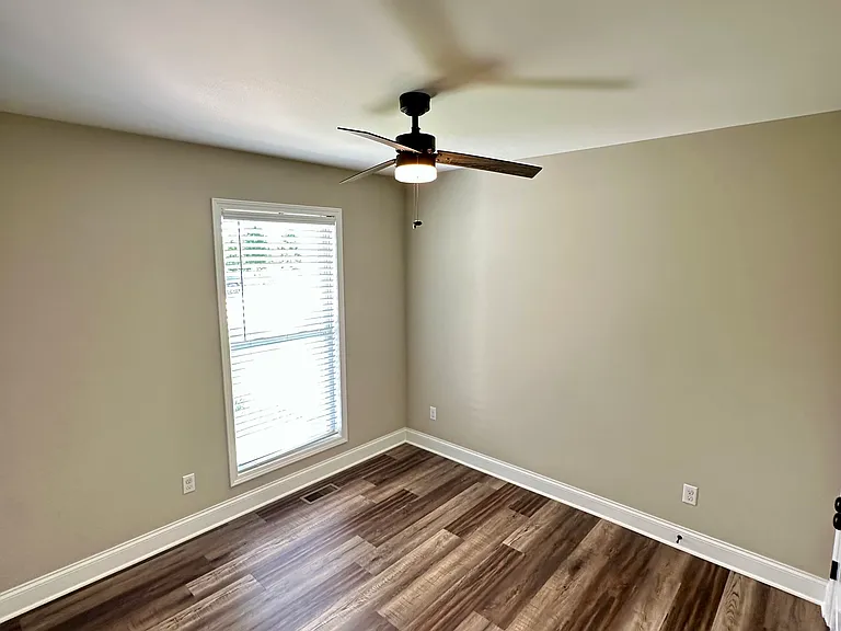 1729 White Rd — Photo 15