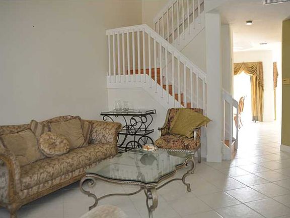 2nd image of 10908 NW 67th St