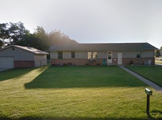 7190 Walnut Ave, Jenison, MI 49428