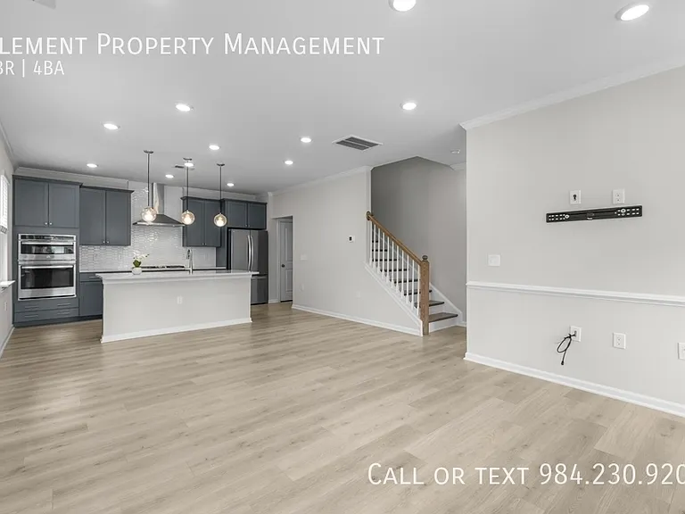 2466 Hutch Ln #1 — Photo 5