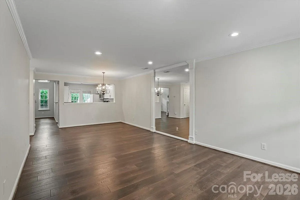 2 bed, 2.5 bath, 1610 sqft, $2,300 — Photo 3