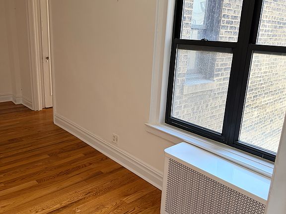 4th image of 814 W End Ave #13D