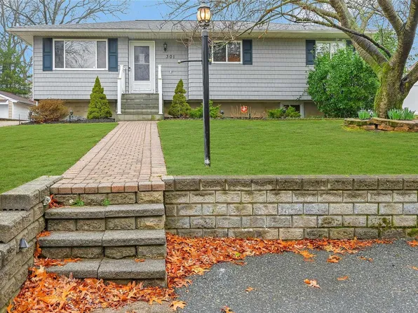301 Ontario Street, Ronkonkoma, NY 11779