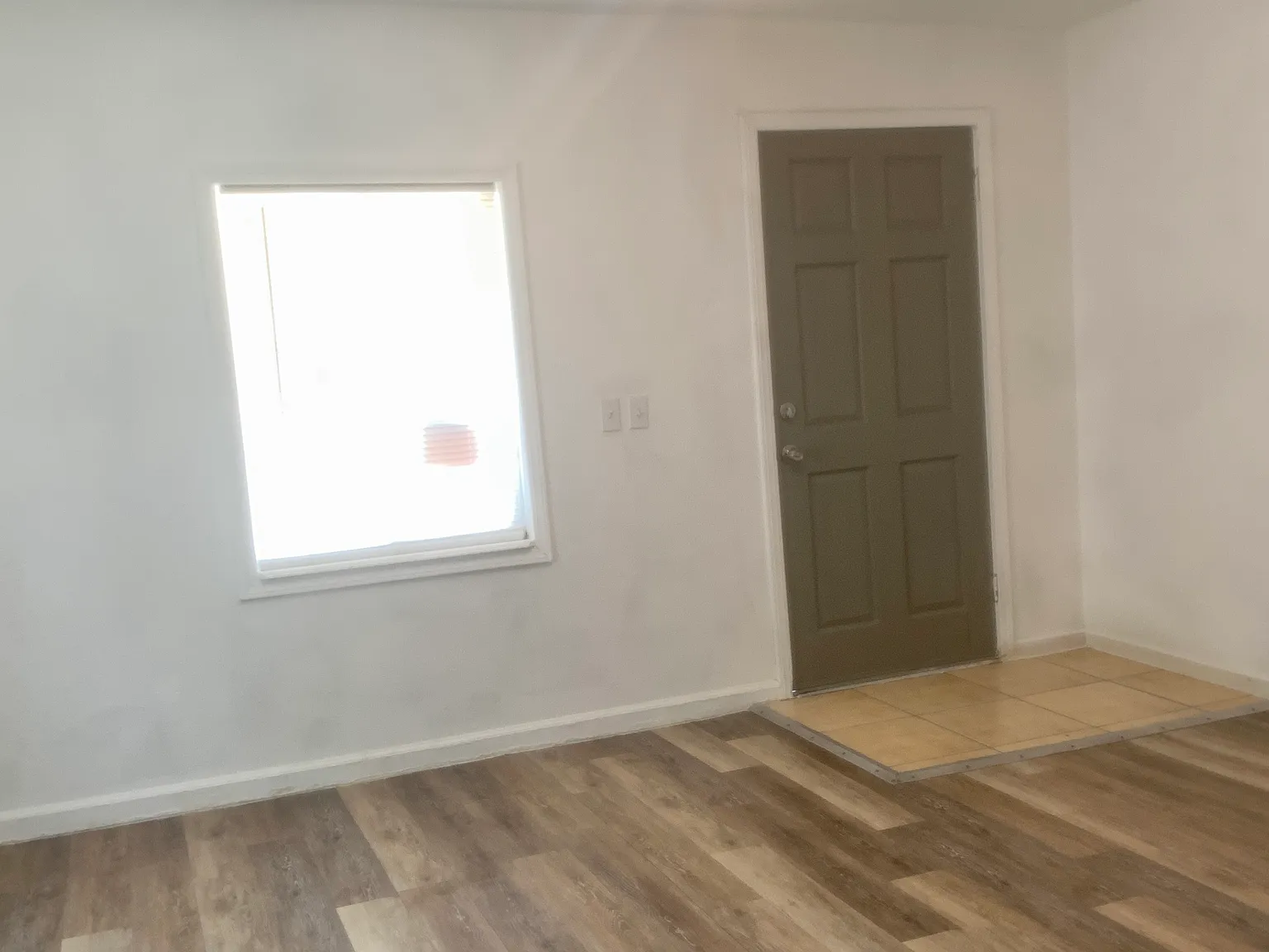 3 bed, 894 sqft, $1,844 — Photo 4