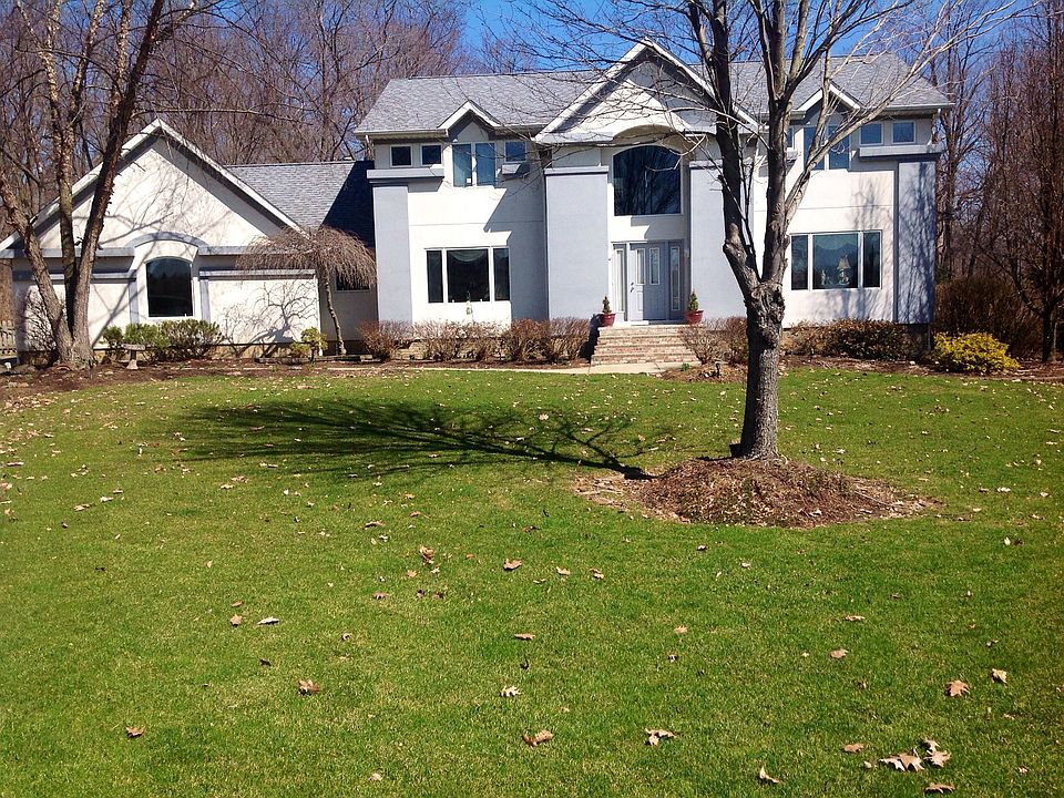 1st image of 60 Longview Ct