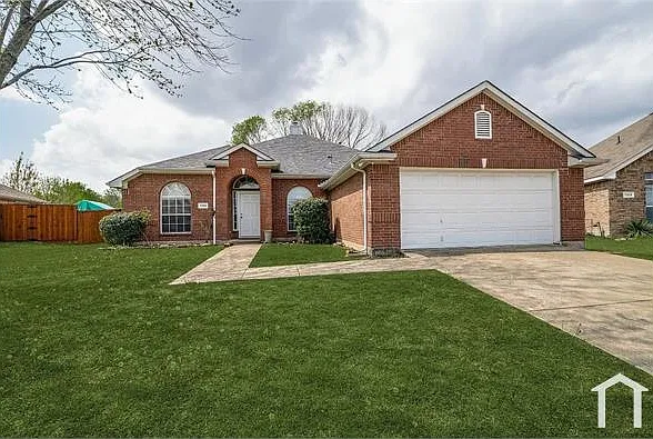 4 bed, 2030 sqft, $2,800 — Photo 2
