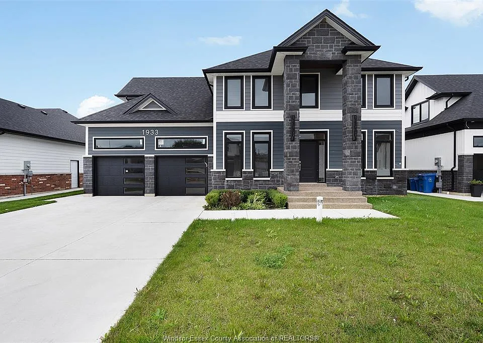 1933 Villa Canal Dr