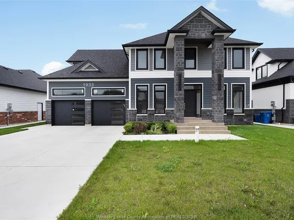 1933 Villa Canal Dr, Kingsville, ON N9Y 0G5