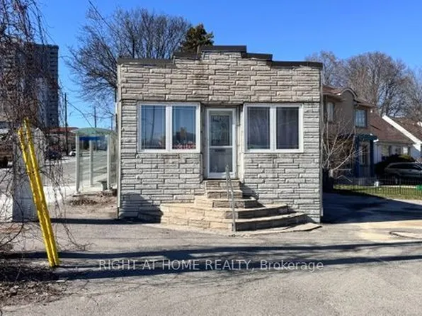 104 Danforth Rd, Toronto, ON M1L 3W7
