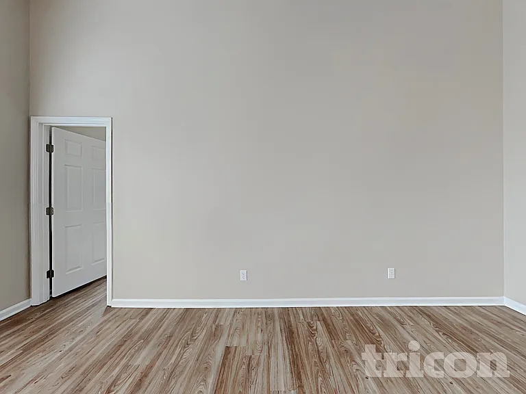 143 Markham Dr — Photo 2