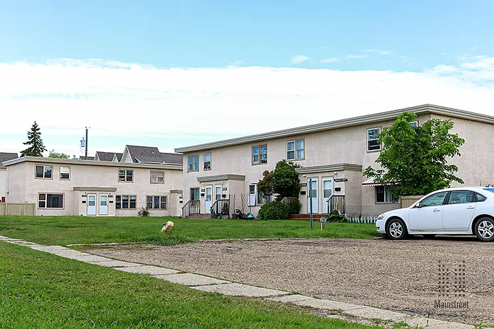 Athlone Park Townhomes — Photo 3