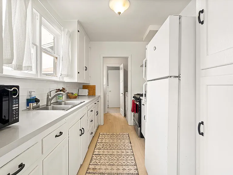 619 W Kelso St — Photo 15