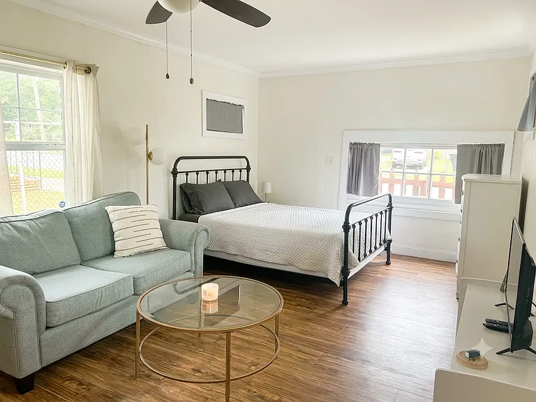 419 N F St #1/2 — Photo 2
