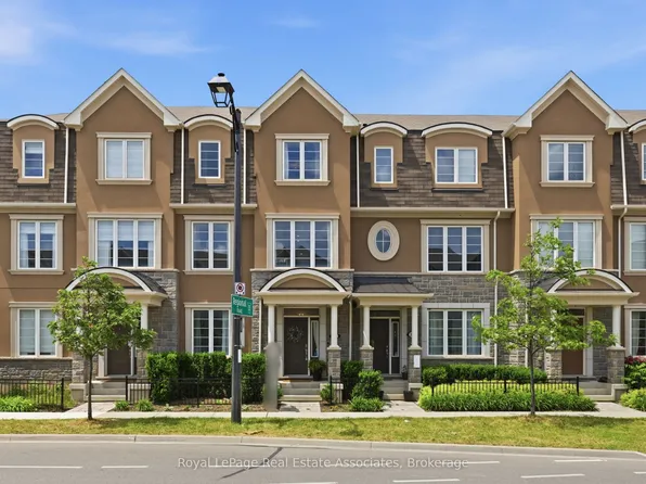1222 Rose Way #27, Milton, ON L9E 1P1