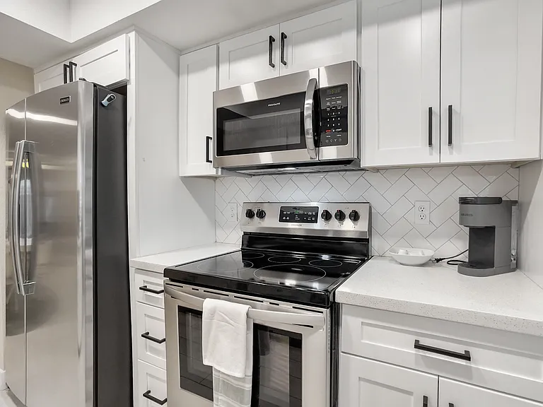 920 W Solcito Ln — Photo 17