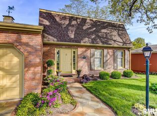 803 Poplar Dr, Petersburg, IL 62675