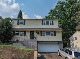 21 Macfarlan Ave, Hawthorne, NJ 07506