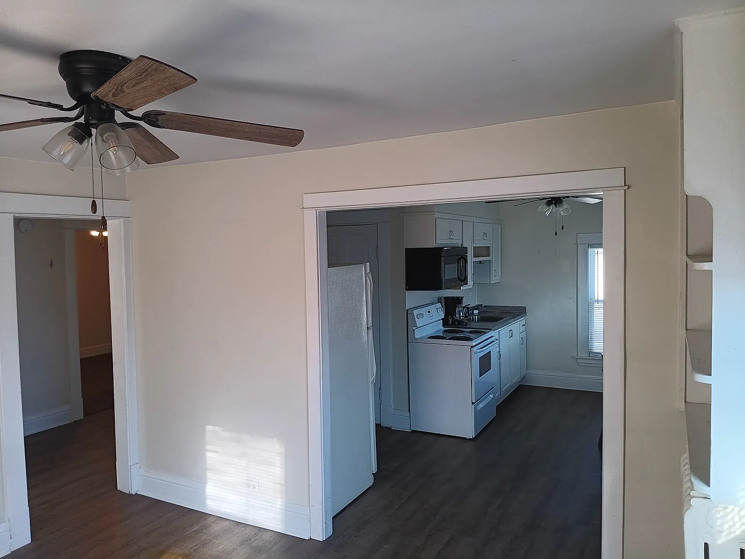 2 bed, 1000 sqft, $1,350 — Photo 4