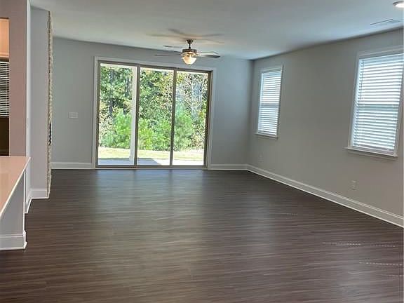 4th image of 359 Caledonia Ct