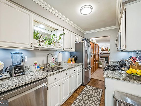 5th image of 83 Fair Oaks Ct