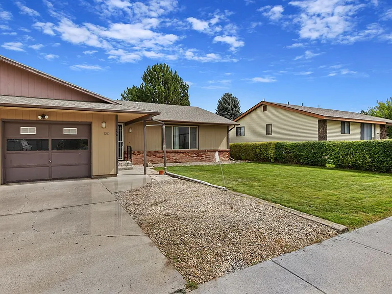 158 Ridgeway Dr — Photo 1
