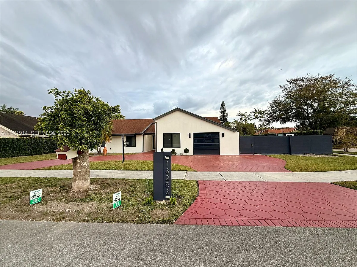 Building Photo - 13253 SW 96th Ter