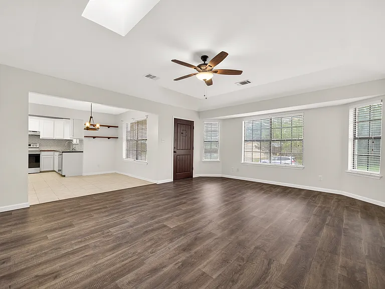 2964 Vista Pkwy — Photo 6
