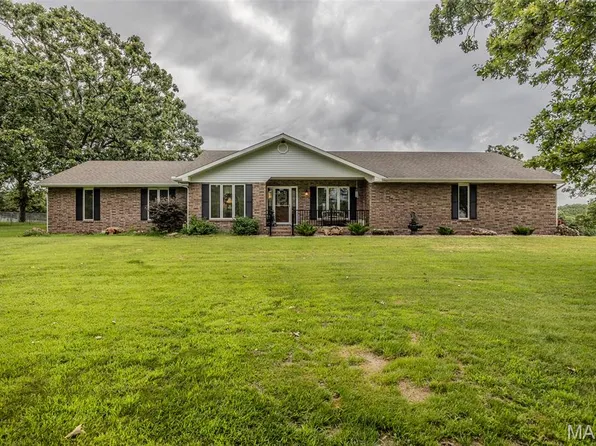 29300 Orchard Dr, Lebanon, MO 65536