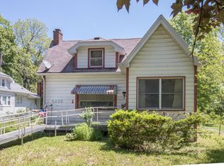 5235 Lakeshore Dr S, Racine, WI 53403