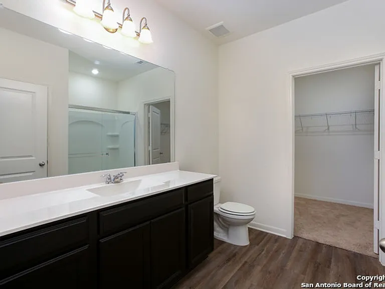 12530 Larissa — Photo 16