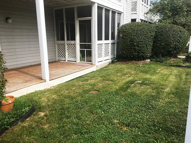 1302 S College Mall Rd — Photo 16