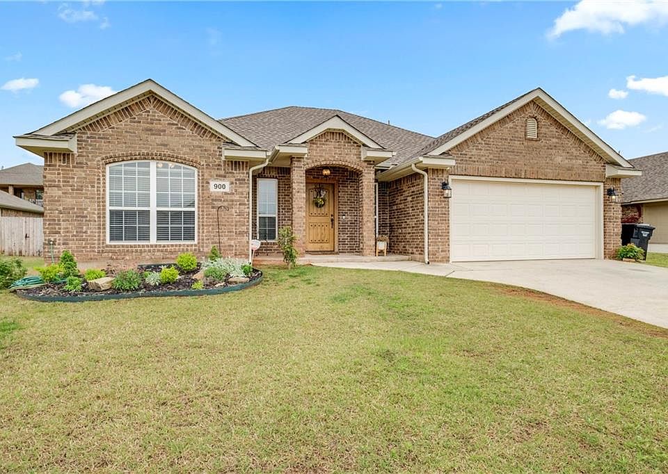 1st image of 900 Bryan Dr