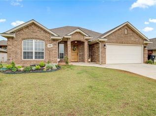 900 Bryan Dr, Moore, OK 73160