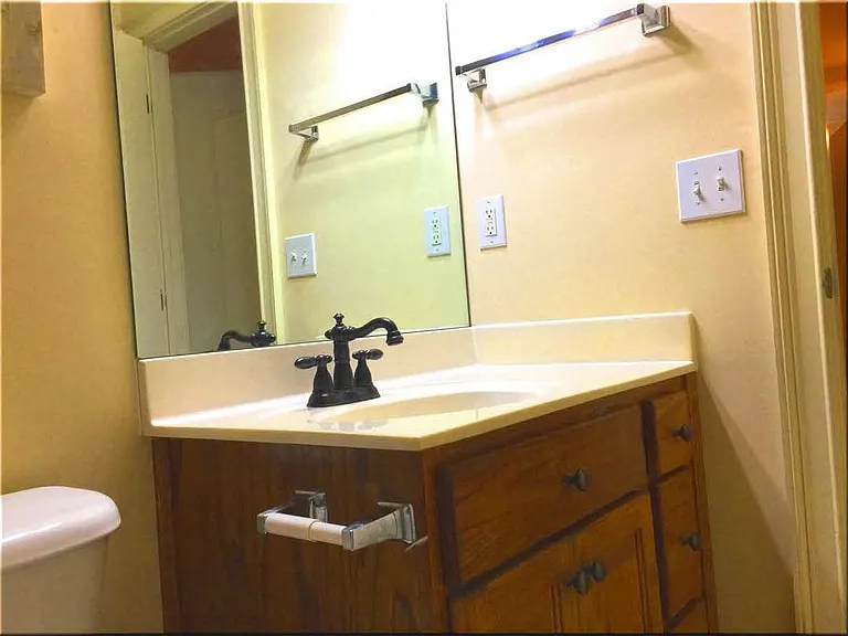 Bath of Bonus Room