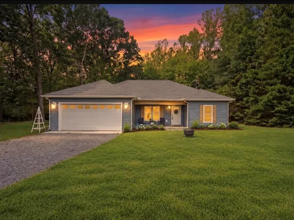 366 Pipe N Tree Dr, Hartfield, VA 23071